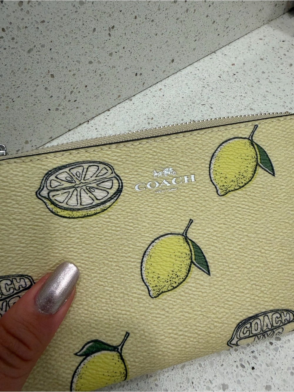 Coach Corner Zip Wristlet Lemon Print CBB80 NWT Silver Hardware - Picture 12 of 13